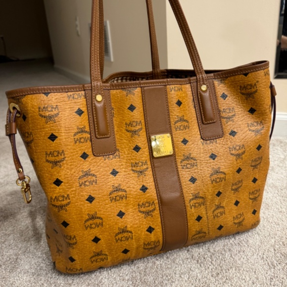 MCM Liz reversible tote MEDIUM and pouch - Picture 9 of 9
